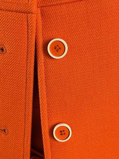 COURRÈGES PARIS - Manteau orange en lainage...