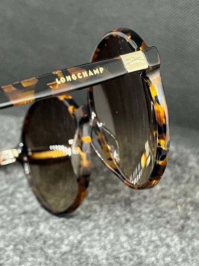LONGCHAMP Lunettes de soleil femme écaille...