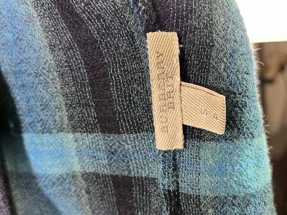 BURBERRY lot de deux chemises Tartan beige...