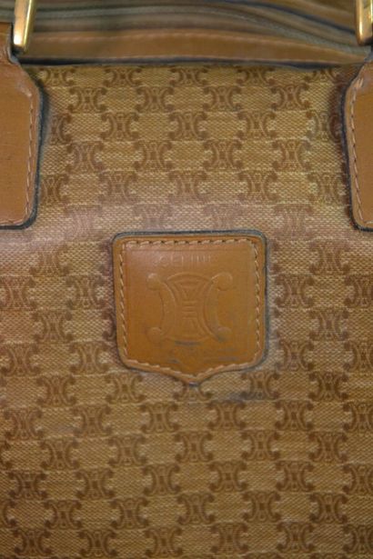 CELINE PARIS Sac Boston en toile monogram...