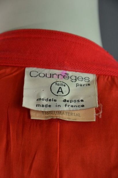 COURRÈGES PARIS Veste en laine rouge sanglée...
