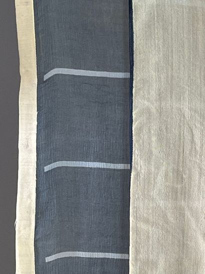 YSL, GIVENCHY, PATOU, FERAUD Lot de 4 foulards...