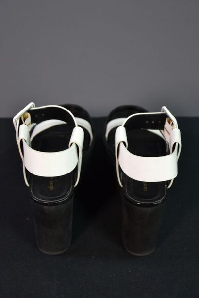 CELINE PARIS Chaussures compensées en cuir...