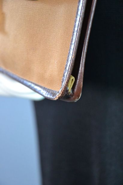 CELINE PARIS Pochette en toile marron gansé...