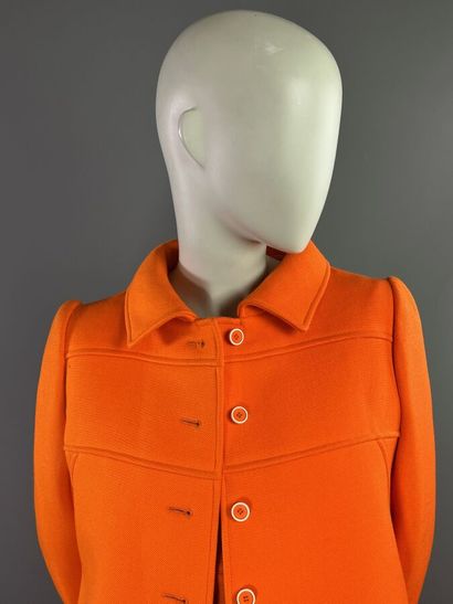COURRÈGES PARIS - Manteau orange en lainage...
