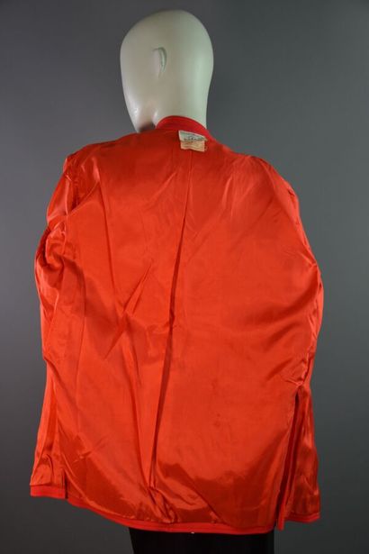COURRÈGES PARIS Veste en laine rouge sanglée...