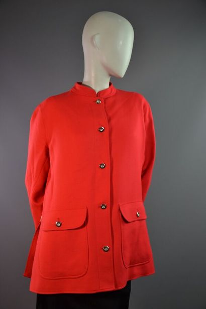 COURRÈGES PARIS Veste en laine rouge sanglée...