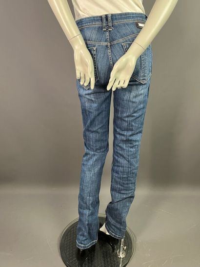 BURBERRY Lot de 2 pantalons denim bleu et...