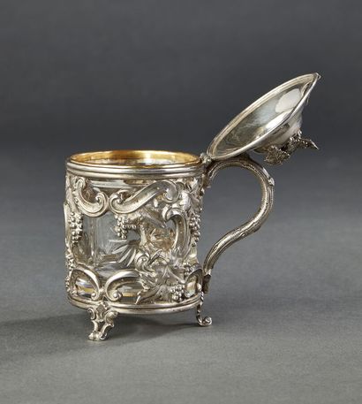 Suite of two pieces : 
Tripod silver mustard...