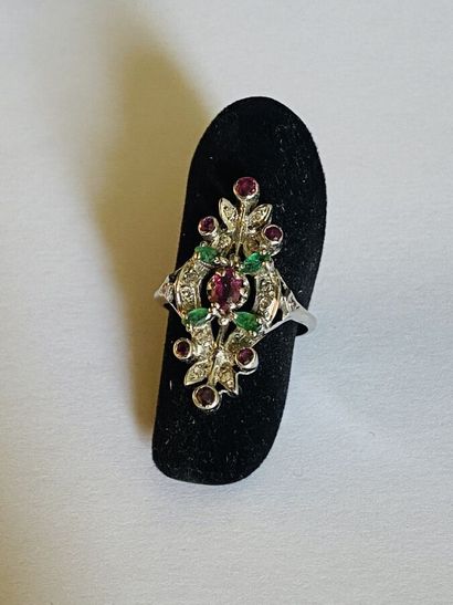 Ring marquise in white gold 18 k (750 thousandths)...