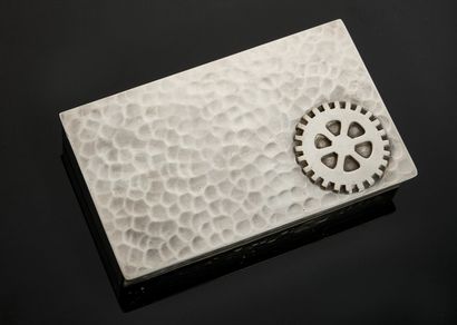 Jean DESPRES - Boite rectangulaire en bronze...