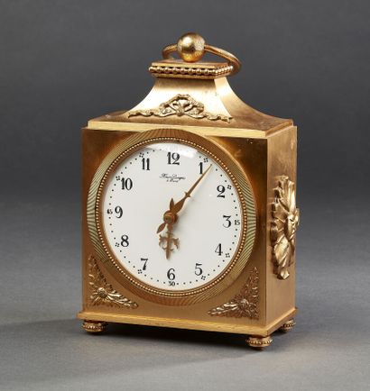 Hour Lavigne, pendulette en bronze de style...