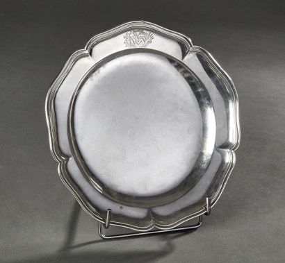 TREVOUX 1751 - 1786
Plate in silver, model...