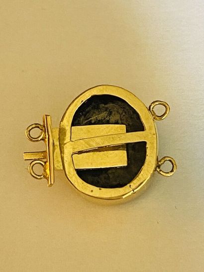 Clasp in yellow gold 18 k (750 thousandths)...