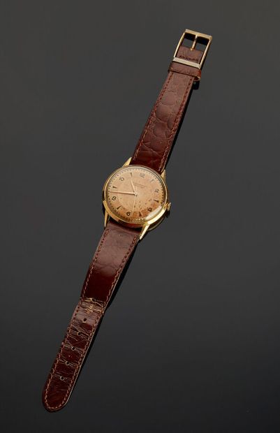 MOVADO Switzerland
Men's watch with round...