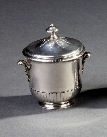 FANNIERE frères
Petit pot couvert en argent,...