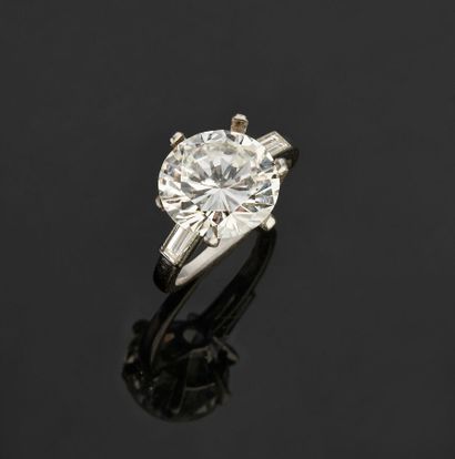 Solitaire ring in platinum set with a 5.29...