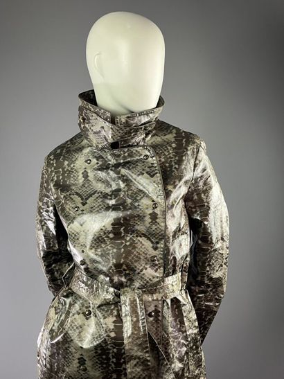 YVES SAINT LAURENT - Manteau ciré en soie...