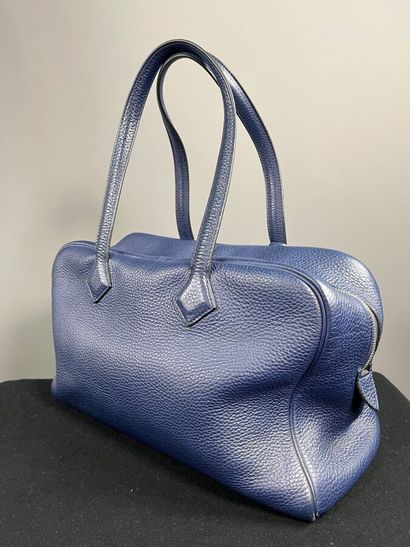 HERMÈS Paris - Sac VICTORIA en cuir togo...