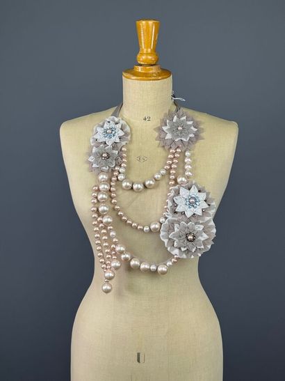 EMPORIO ARMANI - Collier plastron en perles,...
