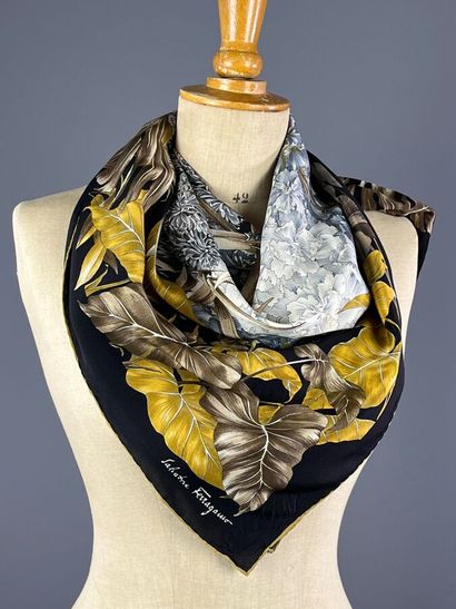 SALVATORE FERRAGAMO - Foulard carré de soie...