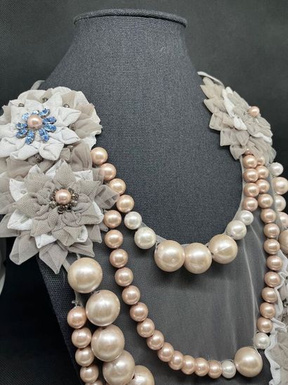 EMPORIO ARMANI - Collier plastron en perles,...