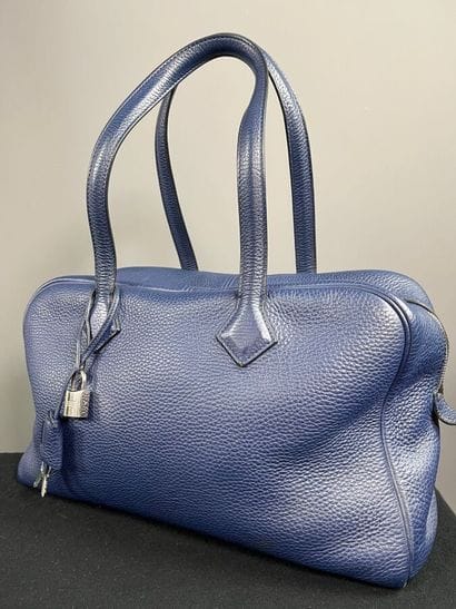 HERMÈS Paris - Sac VICTORIA en cuir togo...