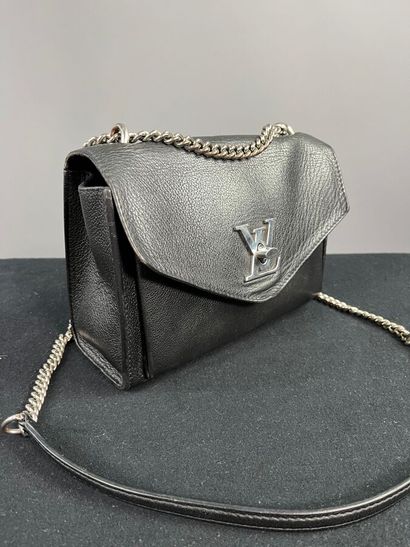LOUIS VUITTON - Sac chaîne MYLOCKME en cuir...