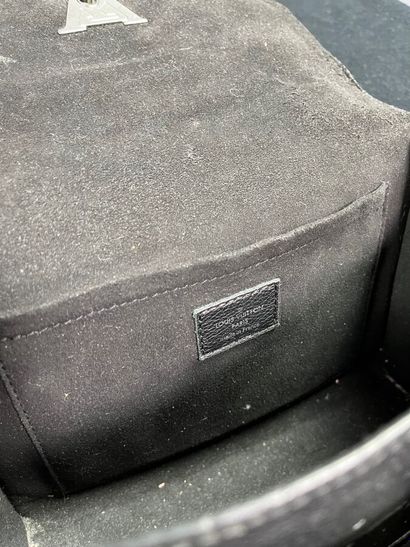 LOUIS VUITTON - Sac chaîne MYLOCKME en cuir...