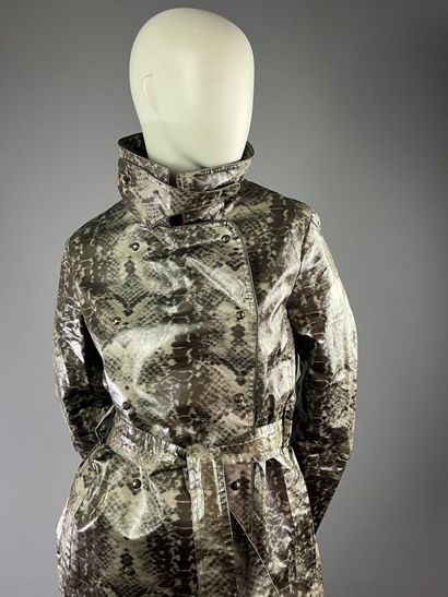 YVES SAINT LAURENT - Manteau ciré en soie...
