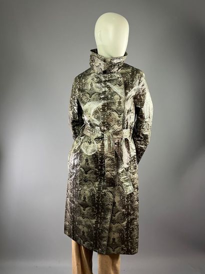 YVES SAINT LAURENT - Manteau ciré en soie...