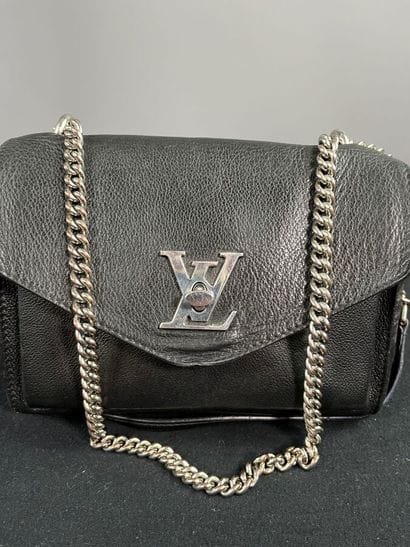 LOUIS VUITTON - Sac chaîne MYLOCKME en cuir...