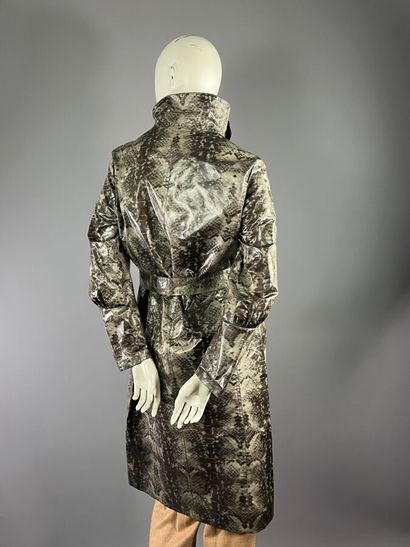 YVES SAINT LAURENT - Manteau ciré en soie...