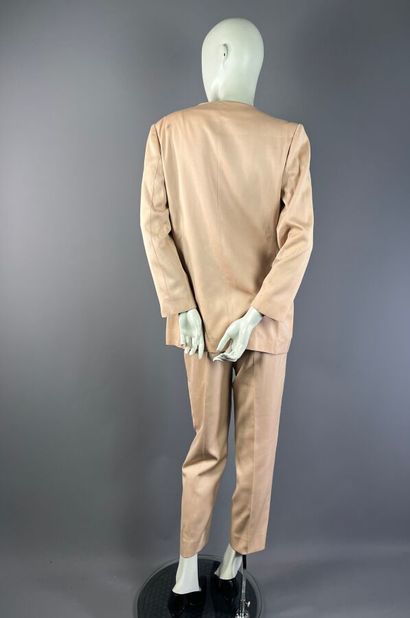 COURRÈGES Paris - Tailleur pantalon en laine...