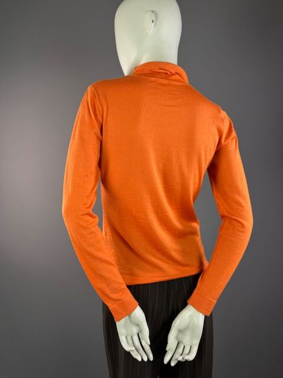 FERAUD / GEORGES RECH -Lot pull orangé et...