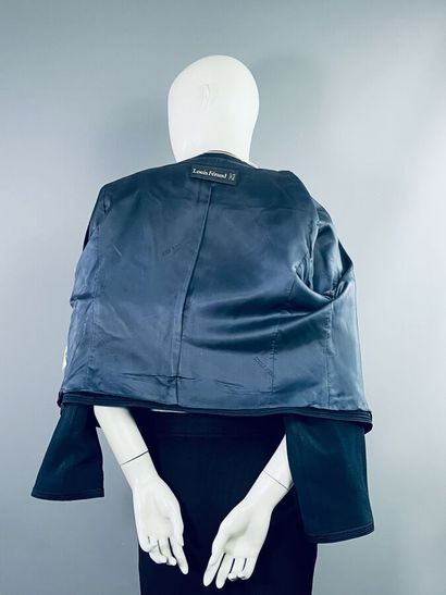 LOUIS FERAUD Veste tailleur en crêpe bleu...