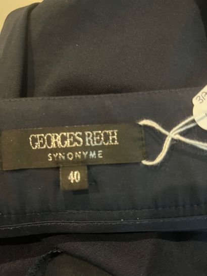 FERAUD / GEORGES RECH - Top en soie gris-vert...