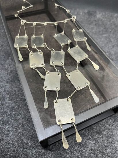Collier Space Age - cascade en cotte de maille...