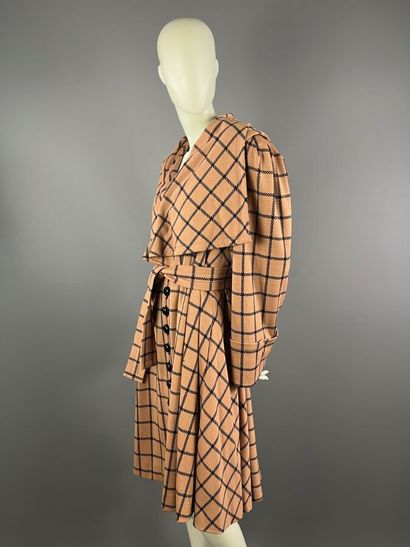 Vers 1980 - Manteau oversize en jersey beige...