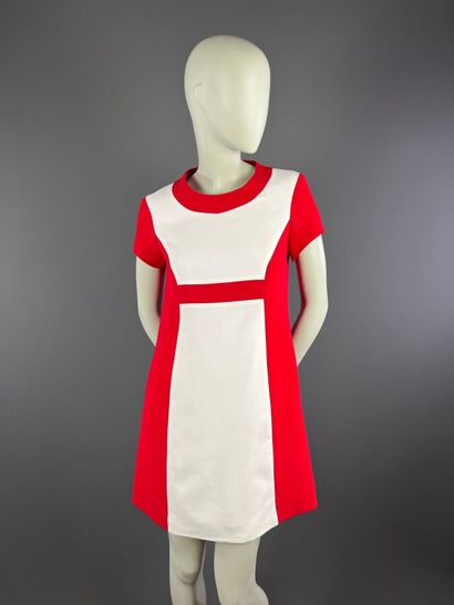 MAXIM'S de Paris Uniforme par Pierre Cardin...