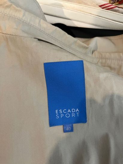 ESCADA Sport - Manteau coupe-vent beige et...