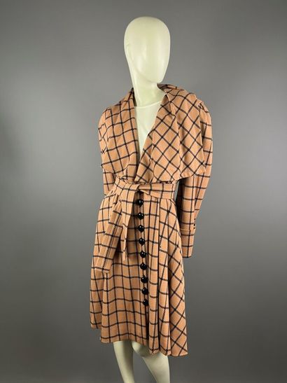 Vers 1980 - Manteau oversize en jersey beige...