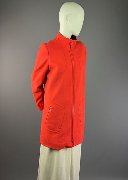 GEORGES RECH - Manteau rouge à col zippé....