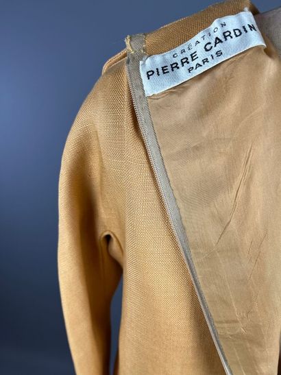 PIERRE CARDIN Création Paris - Robe en soie...