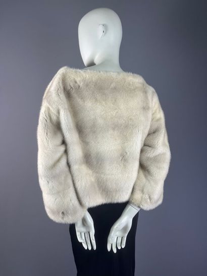 HÉLÈNE GAINVILLE - Veste-pull en vison blanc...