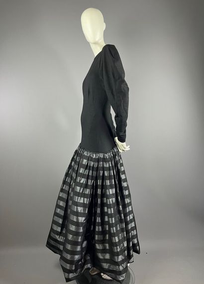 Années 80 - Robe du soir en jersey noir et...
