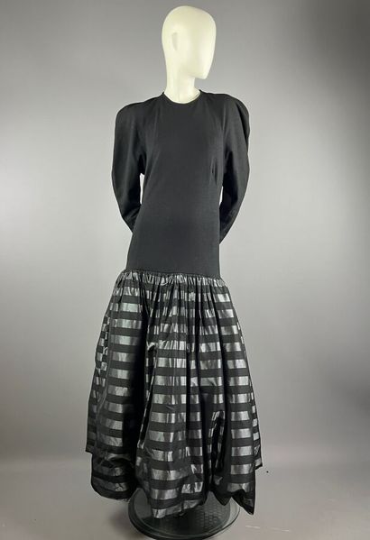 Années 80 - Robe du soir en jersey noir et...