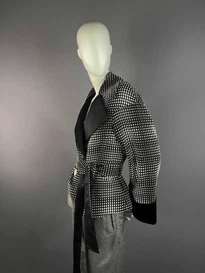 ESCADA - Veste croisée en tissage cinétique...