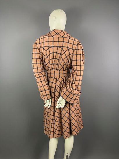 Vers 1980 - Manteau oversize en jersey beige...