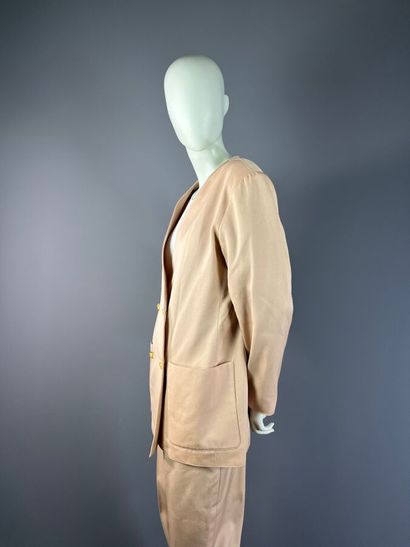 COURRÈGES Paris - Tailleur pantalon en laine...